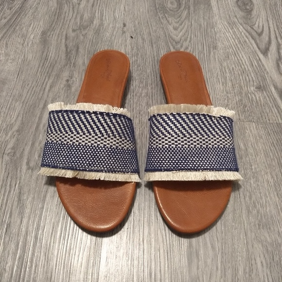 Universal Thread Shoes - Navy/White Slides